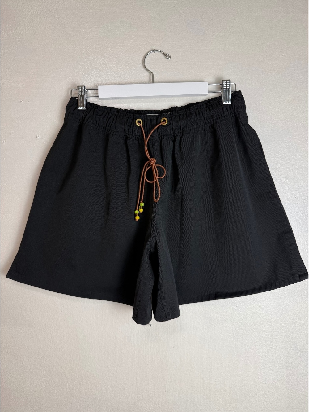 L’Equip Los Angeles Black Drawstring Shorts Beaded Tie Relaxed Fit